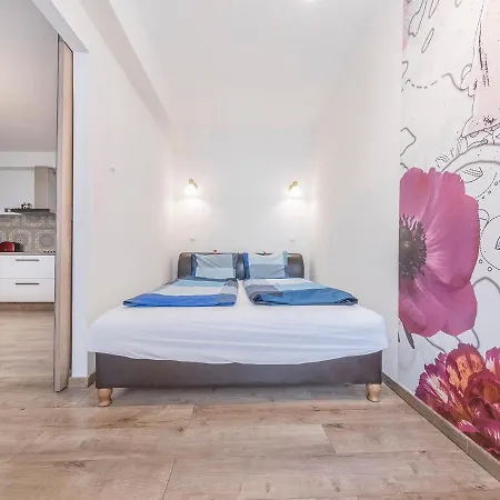 Sandra Close To Chain Bridge Apartamento